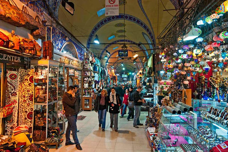 İstanbul Tarihi Çarşılar ve Marketler Rehberi