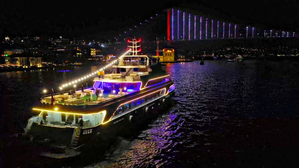 bosphorus dinner cruise