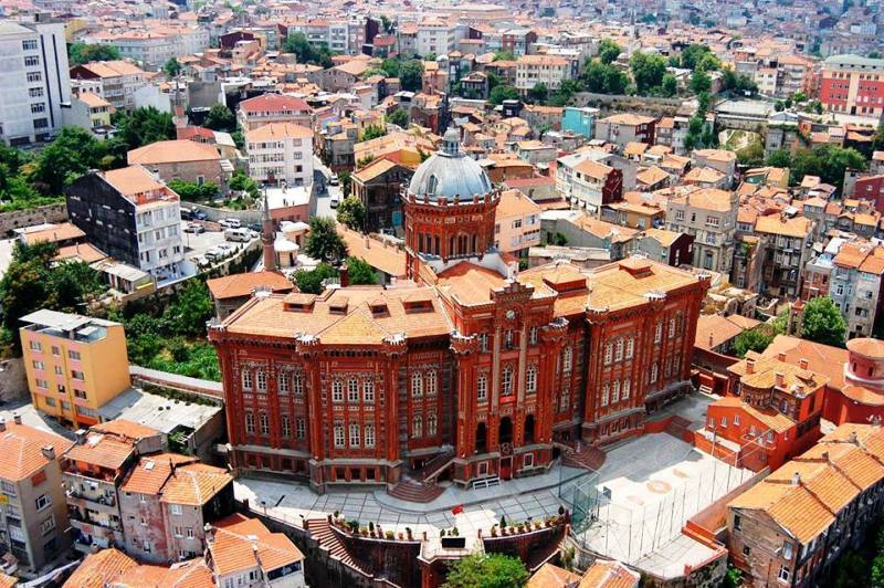 Explore Fener & Balat (Top Things to Do, Sights, Where & How to Get?)