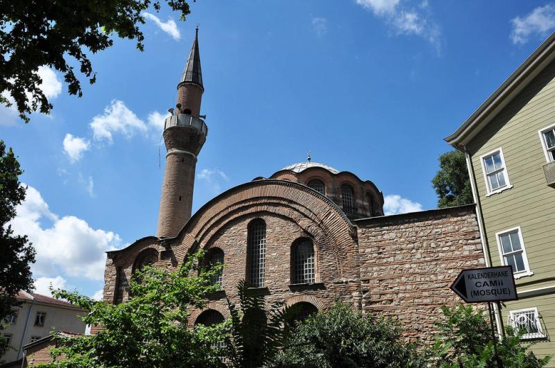 Top Historical & Beautiful Mosques in Istanbul that You'll Admire!